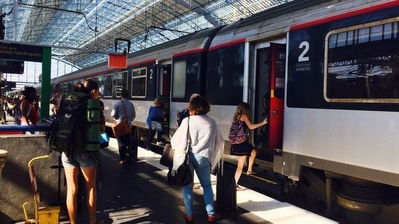 découvrez notre guide complet sur le transport entre bordeaux et nice. apprenez les meilleures options pour voyager, des informations sur les trains, les bus, et les voitures, ainsi que des conseils pratiques pour rendre votre trajet agréable et efficace.