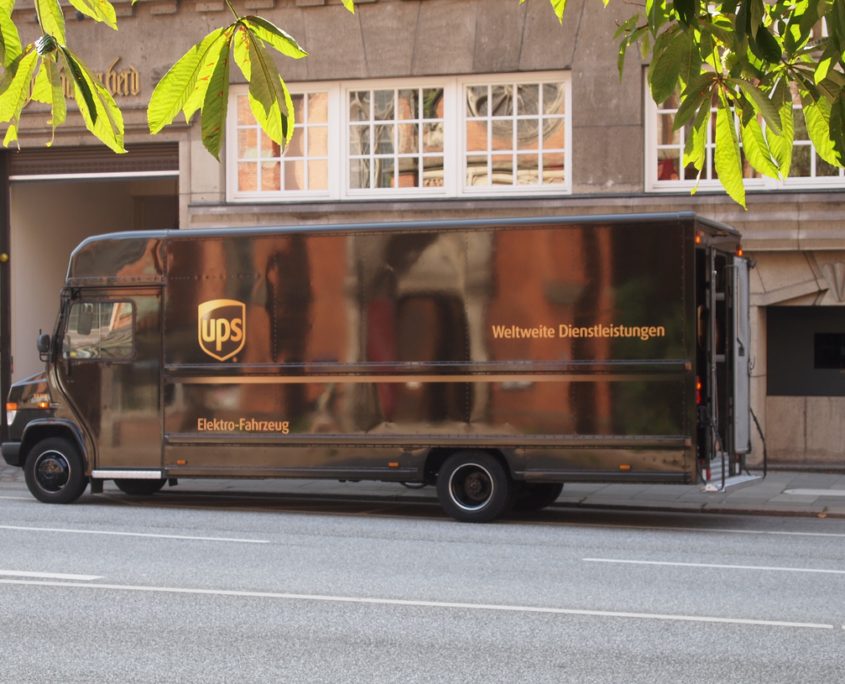 découvrez les services de transporteur ups, votre partenaire idéal pour des livraisons rapides et fiables. profitez d'options d'expédition flexibles, d'un suivi en temps réel et d'un service clientèle dédié pour tous vos besoins d'envoi, que ce soit pour des colis nationaux ou internationaux.