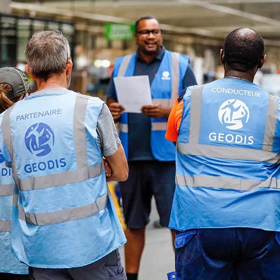 contactez geodis facilement par téléphone pour toutes vos questions sur la logistique et le transport. bénéficiez d'une assistance rapide et efficace pour vos besoins d'expédition.