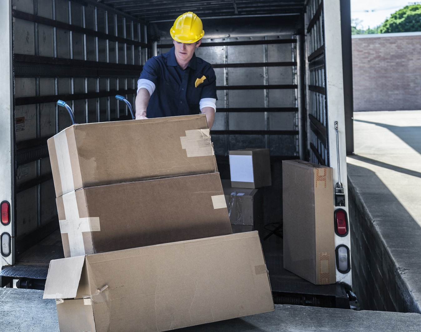 découvrez nos services spécialisés dans le transport d'objets lourds. bénéficiez d'une expertise et d'un matériel adaptés pour assurer la sécurité et l'efficacité de vos transports d'éléments lourds, que ce soit pour des chantiers, des déménagements ou des livraisons industrielles.