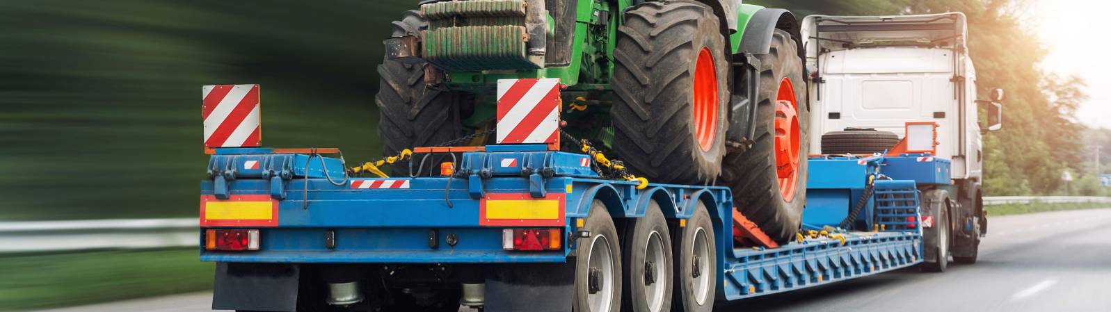 découvrez nos services de transport de matériel, garantissant la sécurité et la rapidité pour tous vos besoins logistiques. que ce soit pour des équipements lourds ou fragiles, notre équipe assure un service professionnel adapté à vos exigences.