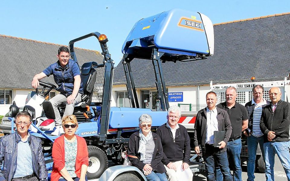 découvrez nos services de transport de tracteurs tondeuses, garantissant una livraison rapide et sécurisée de votre équipement de jardinage. que vous soyez particulier ou professionnel, nous nous occupons de votre tondeuse pour qu'elle arrive en parfait état.