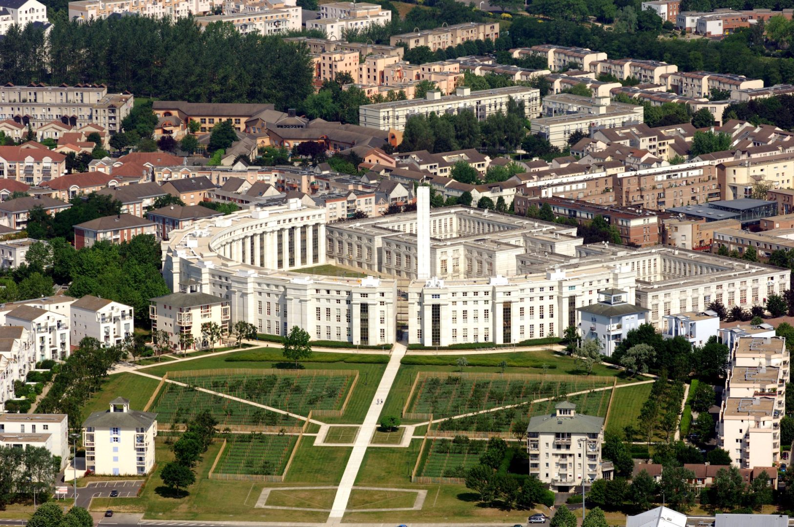 découvrez des conseils pratiques et essentiels pour réussir votre déménagement à cergy. optimisez votre processus de déménagement avec des astuces sur l'organisation, le choix des prestataires et la logistique.