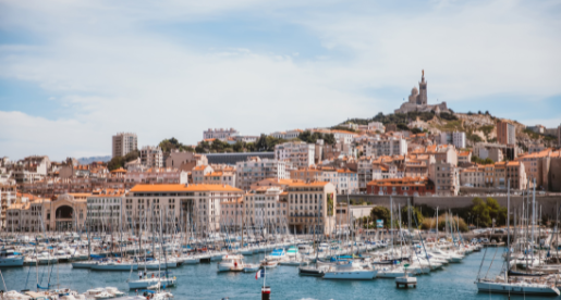 découvrez nos conseils pratiques pour un déménagement réussi à marseille. optez pour des astuces d'organisation, des recommandations d'entreprises locales et des solutions efficaces pour faciliter votre transition dans la cité phocéenne.