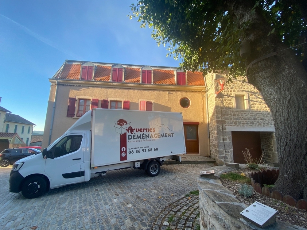 découvrez nos services de déménagement à clermont-ferrand. que vous soyez un particulier ou un professionnel, nous vous garantissons un déménagement rapide, sécurisé et sans stress. profitez de notre expertise locale pour un déménagement réussi !