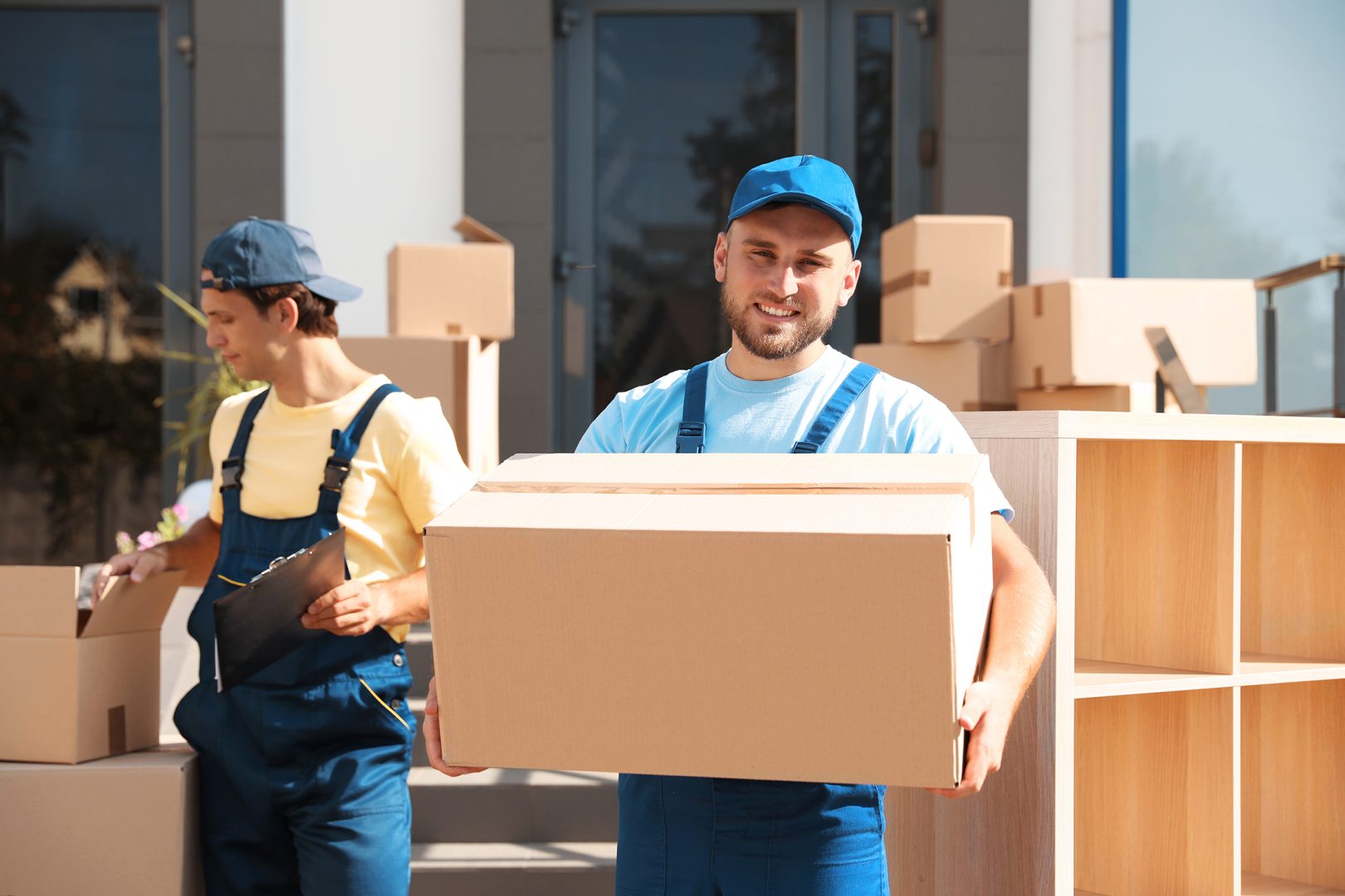 découvrez le rôle essentiel des déménageurs dans le processus de déménagement. apprenez comment ces professionnels expérimentés garantissent un transport sécurisé de vos biens, facilitent l'organisation et assurent le bon déroulement de votre changement de domicile.