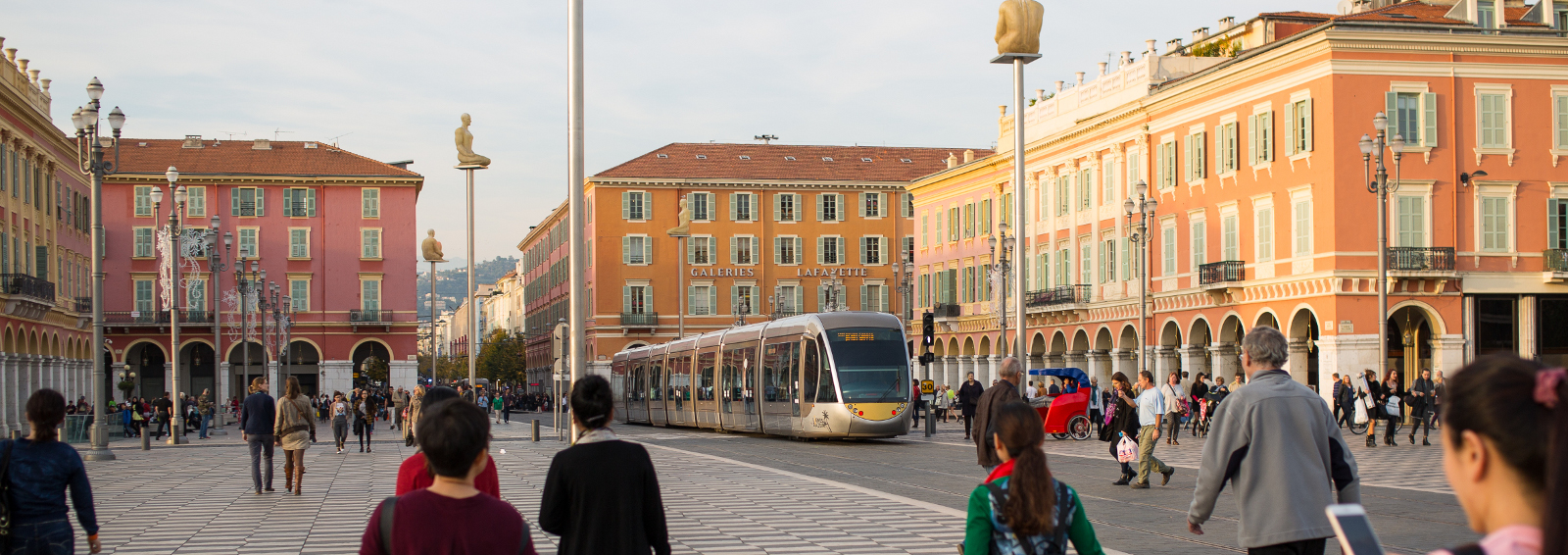 découvrez nos conseils et astuces pour un déménagement réussi à nice. profitez d'une transition sans stress dans cette magnifique ville en bord de mer, grâce à nos services spécialisés et notre expertise locale.