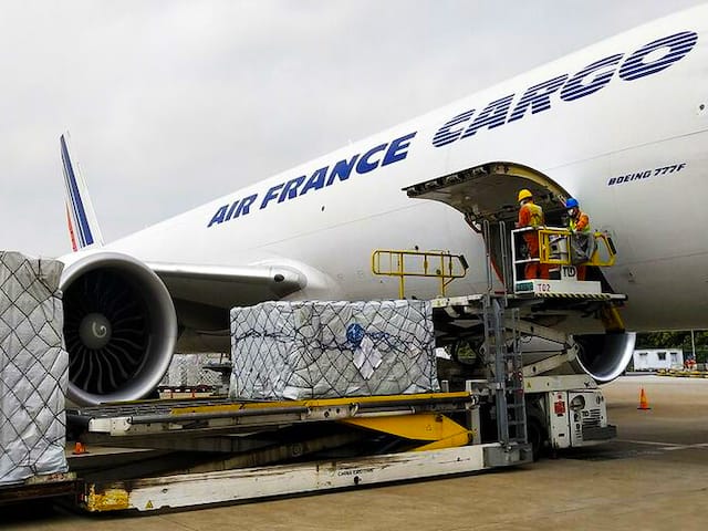 découvrez comment fret air france optimise le transport de vos marchandises grâce à des solutions innovantes et une logistique efficace. profitez d'un service de qualité pour garantir la sécurité et la rapidité de vos livraisons.