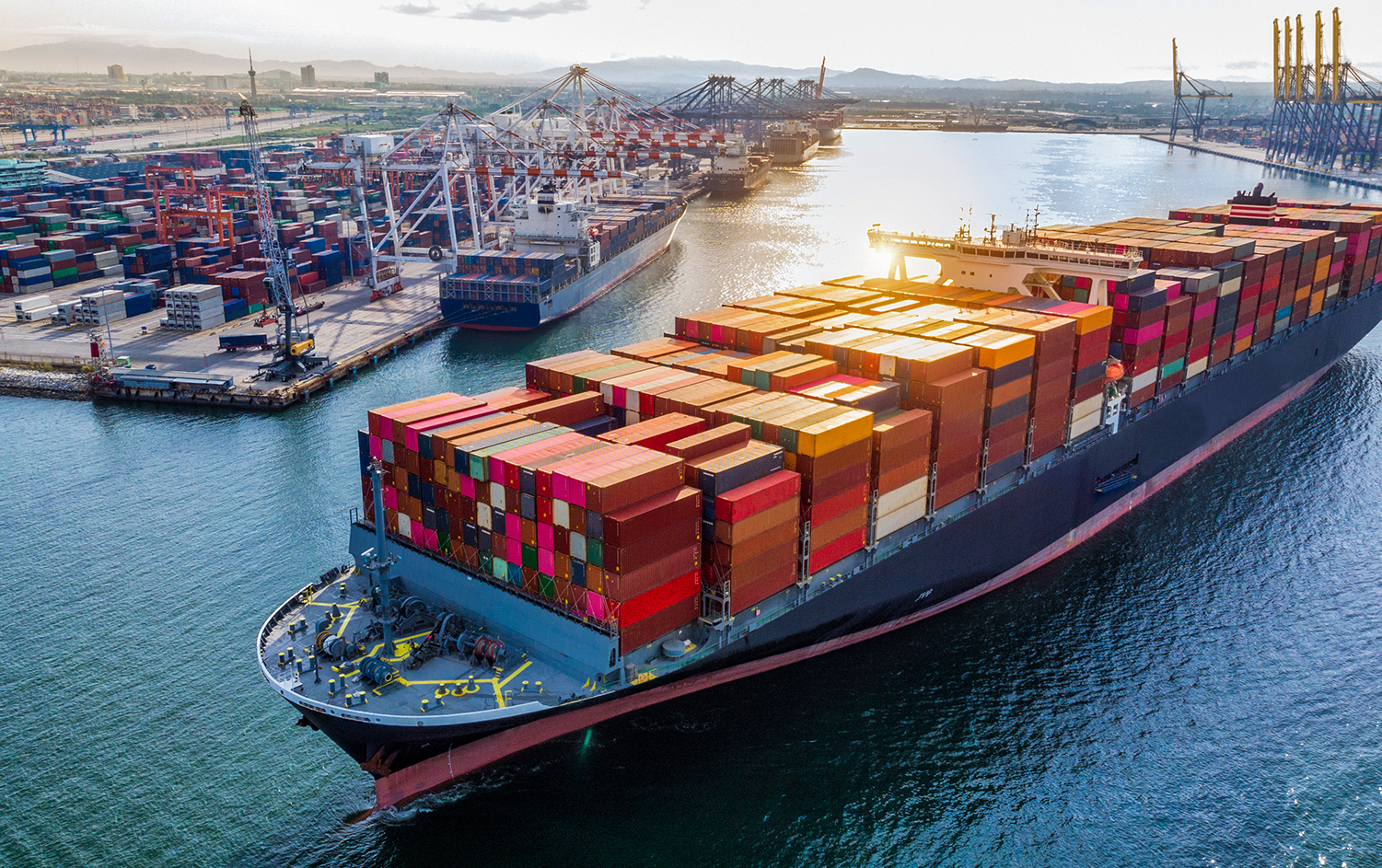 découvrez le fret maritime, une solution logistique essentielle pour le transport de marchandises par voie maritime. optimisez vos opérations d'import-export grâce à nos services de fret adaptés, garantissant sécurité, rapidité et efficacité.