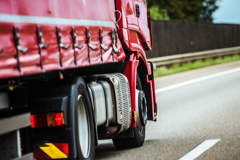 découvrez les enjeux majeurs du transport poids lourds et les solutions innovantes qui peuvent transformer ce secteur. explorez les défis environnementaux, économiques et logistiques auxquels il fait face, ainsi que les stratégies pour une gestion efficace et durable du transport de marchandises.