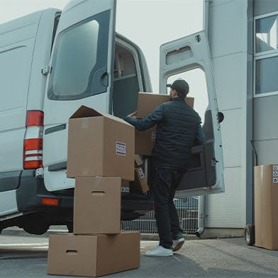 découvrez nos services de transport routier pour un déménagement efficace et sécurisé. profitez d'une logistique adaptée à vos besoins, d'un personnel professionnel et d'un accompagnement personnalisé tout au long de votre projet de relocalisation.