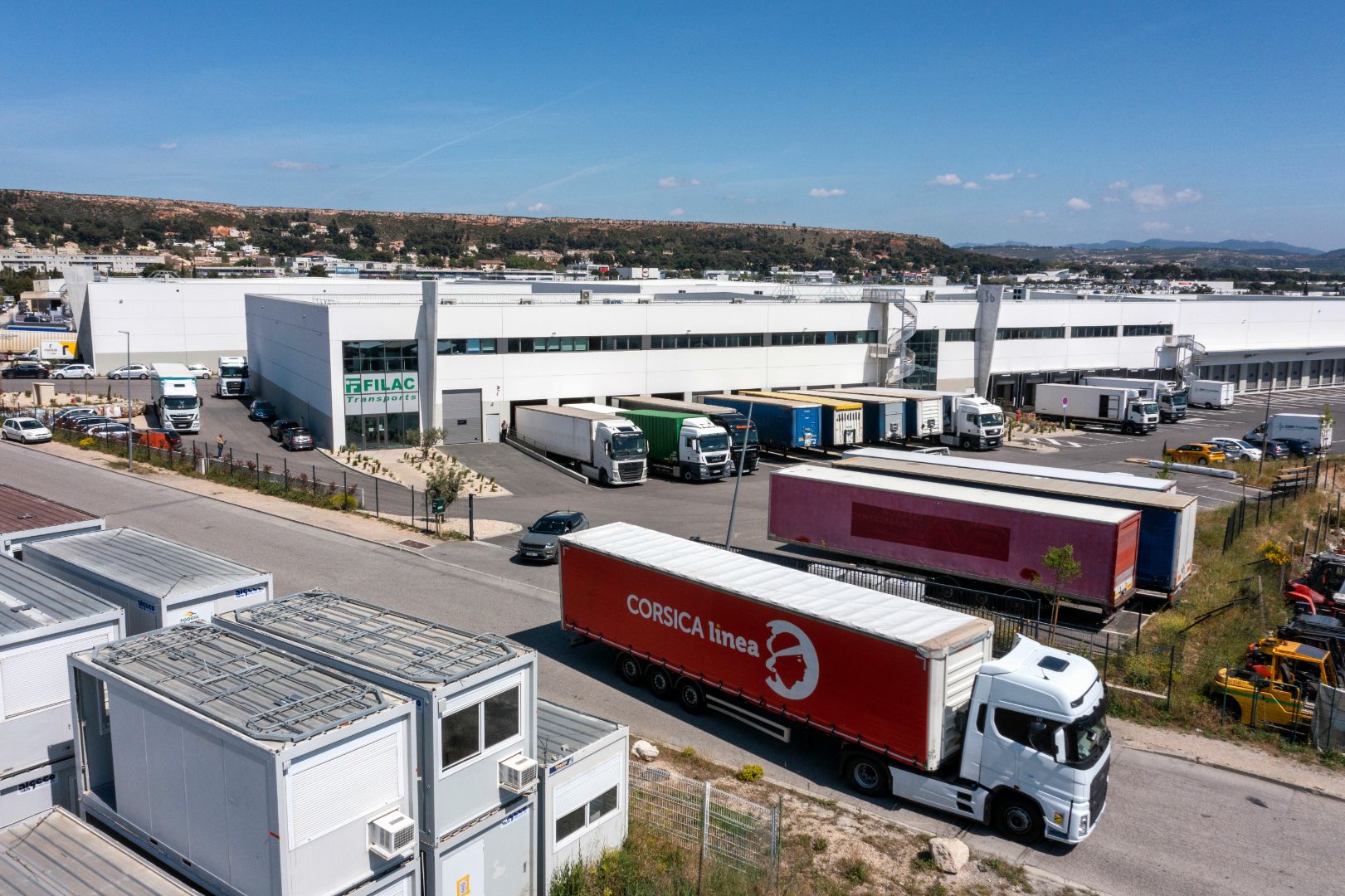 découvrez notre service de transporteur en corse, offrant des solutions rapides et fiables pour vos besoins logistiques. profitez d'un transport sécurisé de vos marchandises à travers toute l'île, avec un service client dédié et des tarifs compétitifs.