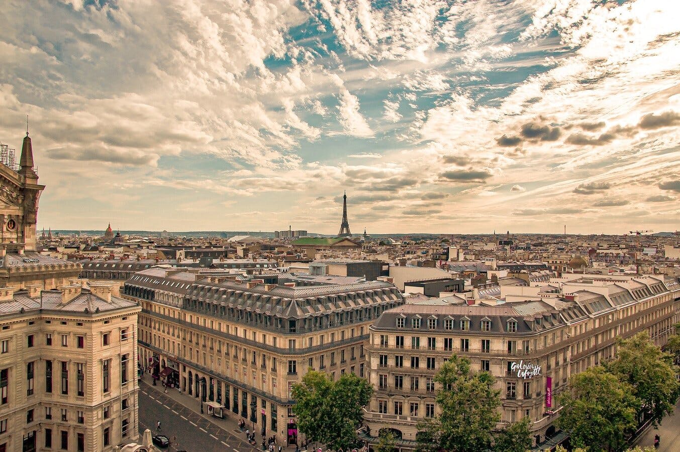 organisez votre déménagement de toulouse à paris en toute simplicité. profitez de conseils pratiques, d'astuces pour un déménagement réussi et des services de professionnels pour un trajet sans stress. découvrez nos offres adaptées à vos besoins !