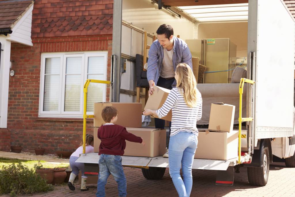 découvrez nos solutions de déménagement entre particuliers : une manière économique et conviviale de changer de domicile. facilitez votre déménagement en trouvant des voisins prêts à vous aider ou en offrant vos services. rejoignez une communauté engagée pour un déménagement réussi et sans stress.