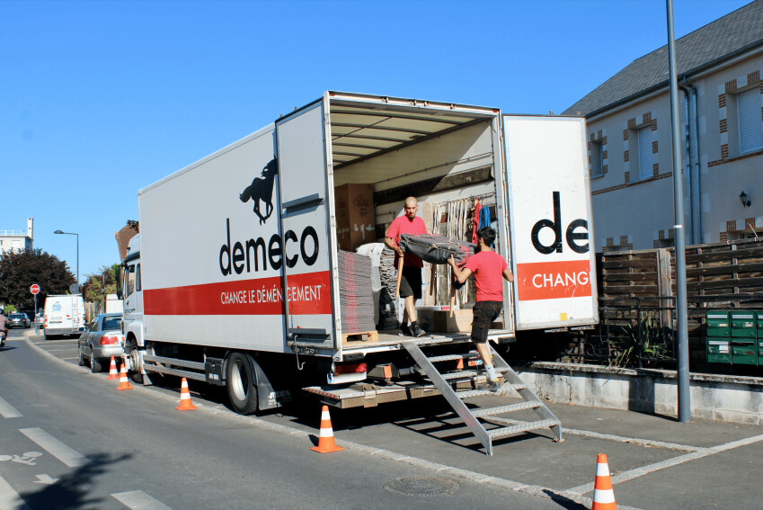 facilitez votre déménagement au havre avec nos services professionnels et attentionnés. que vous ayez besoin d'une aide pour l'emballage, le transport ou le stockage, notre équipe expérimentée est là pour rendre votre expérience de déménagement simple et sereine.