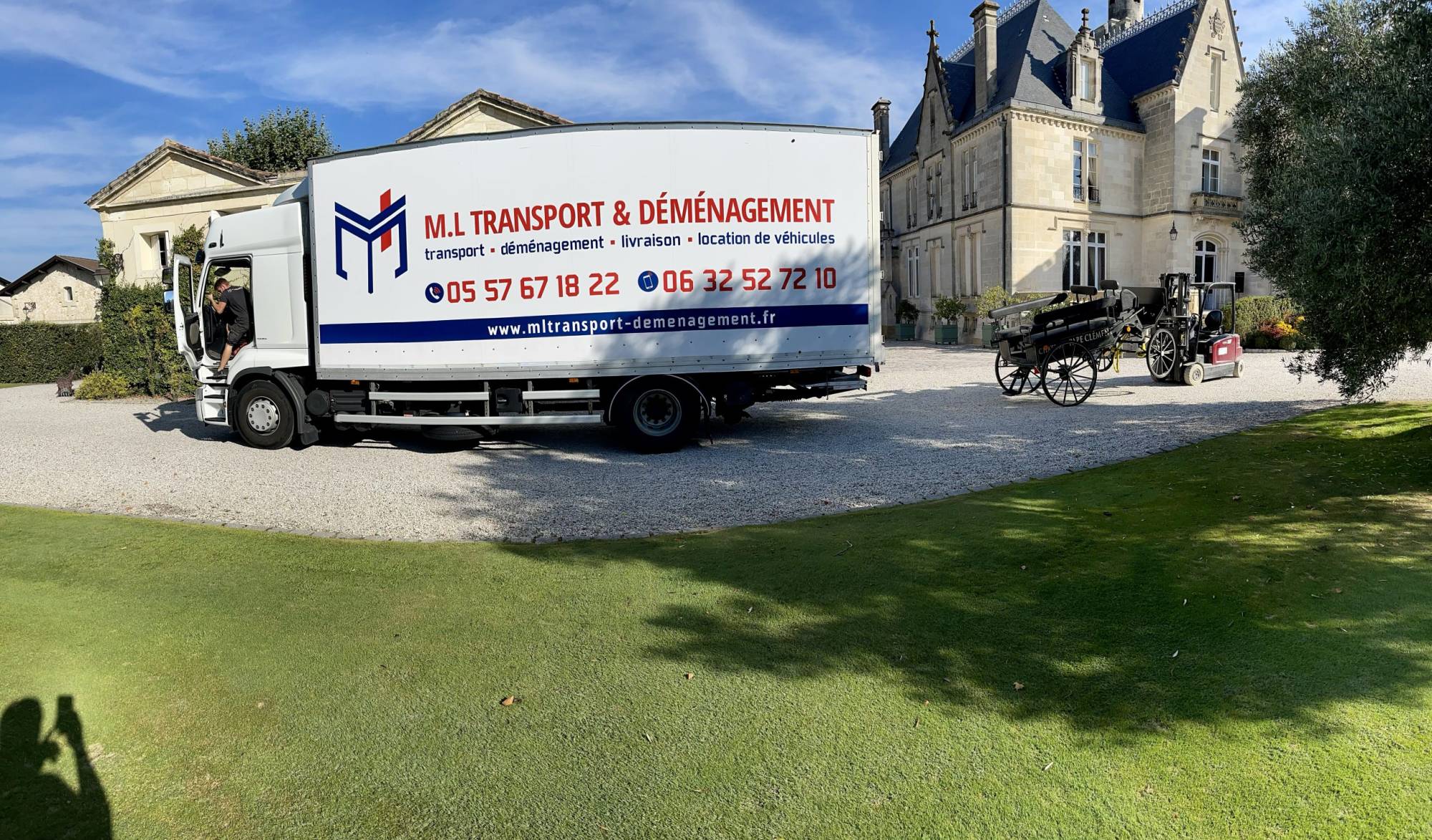 découvrez nos services de transport et déménagement adaptés à tous vos besoins. que ce soit pour un déménagement local ou longue distance, nous garantissons un service rapide, sécurisé et professionnel pour un transfert sans stress. profitez d'un accompagnement personnalisé et d'une équipe expérimentée pour bien gérer votre projet de déménagement.