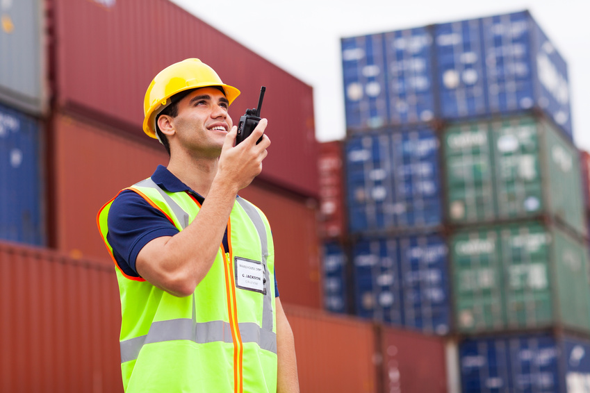 découvrez le rôle essentiel de l'affréteur dans la logistique et le transport, garantissant des solutions efficaces pour le fret. apprenez comment cette profession facilite la gestion des expéditions et optimise les coûts pour les entreprises.