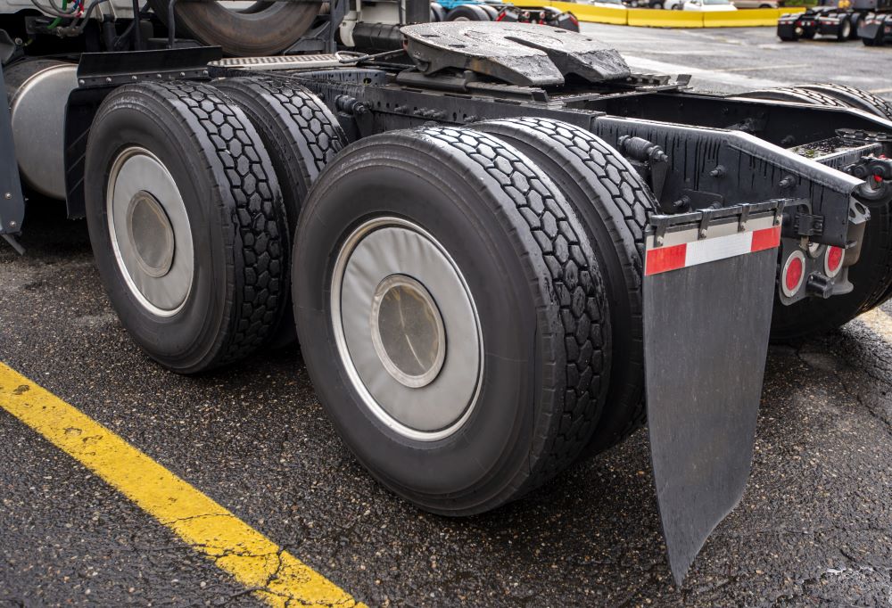 découvrez notre sélection de camions essentiels, conçus pour répondre à vos besoins professionnels. que ce soit pour le transport de marchandises, la construction ou les livraisons, trouvez le camion idéal qui allie performance, durabilité et innovation.