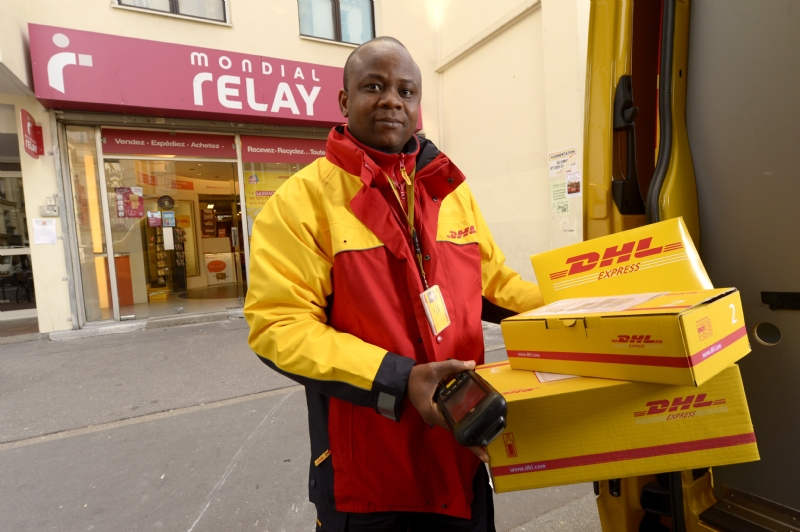 découvrez nos services de livraison rapide et fiable avec dhl. suivez vos colis en temps réel et profitez d'une expédition internationale de qualité. commandez en toute confiance et recevez vos colis où que vous soyez.