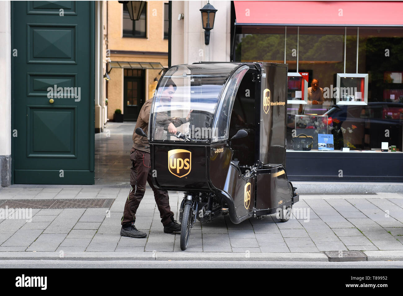 découvrez comment gérer la livraison de votre colis ups en cas d'absence. apprenez les étapes à suivre pour reprogrammer la livraison, récupérer votre colis dans un point de retrait ou le faire livrer à une autre adresse. ne manquez plus jamais vos colis avec nos conseils pratiques.