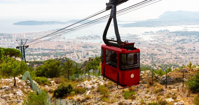 découvrez nos conseils pratiques pour réussir votre trajet en voiture de paris à toulon. préparez-vous pour un voyage agréable avec des astuces sur les meilleures routes, les arrêts recommandés et des conseils pour voyager en toute sécurité.