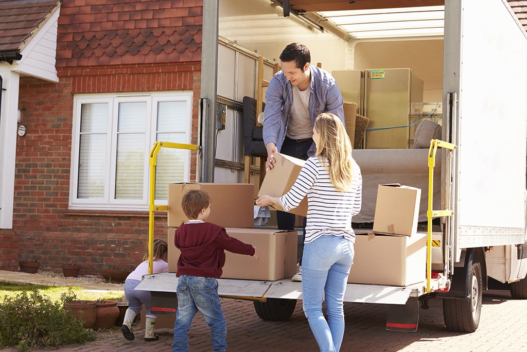 découvrez nos services de déménagement pas cher qui allient qualité et économies. profitez d'une solution adaptée à vos besoins sans compromettre sur le service. demandez votre devis gratuit dès aujourd'hui !