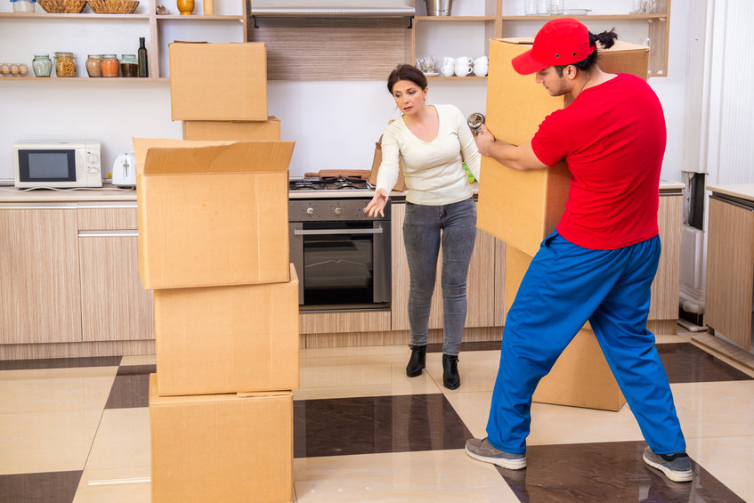 découvrez le rôle essentiel d'un déménageur dans le processus de déménagement. apprenez comment ces professionnels garantissent un déménagement sans stress, en s'occupant de l'emballage, du transport et du déballage de vos biens. un service de confiance pour un changement de domicile réussi.