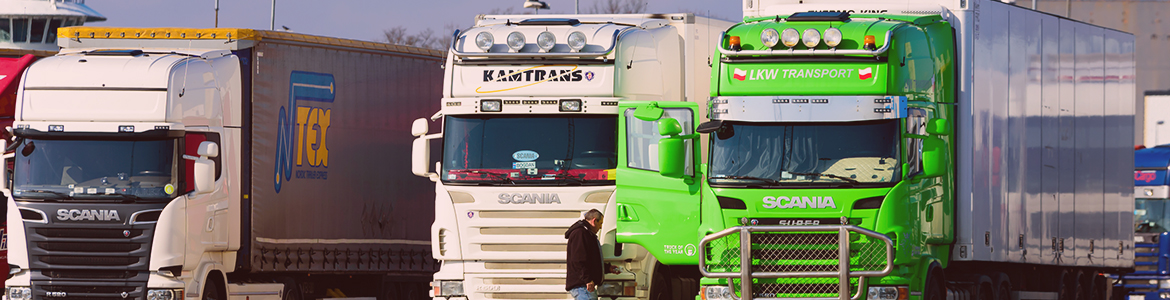 découvrez comment devenir chauffeur routier et explorez les étapes essentielles pour réussir dans ce métier passionnant. apprenez les compétences nécessaires, les avantages de la profession et les perspectives d'emploi dans le secteur du transport.