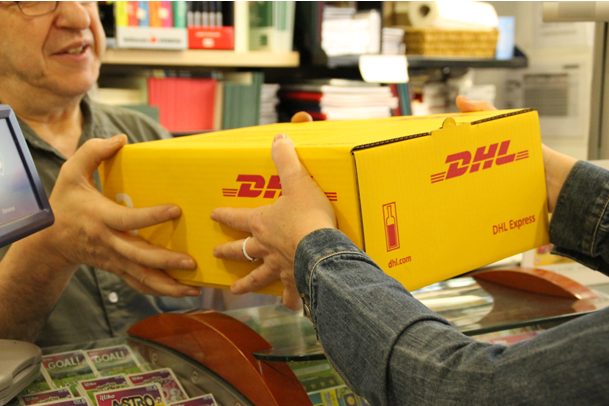 envoyez vos colis en toute simplicité avec dhl. profitez d'un service rapide et fiable pour vos expéditions nationales et internationales. suivez votre envoi en temps réel et bénéficiez d'options flexibles adaptées à vos besoins.