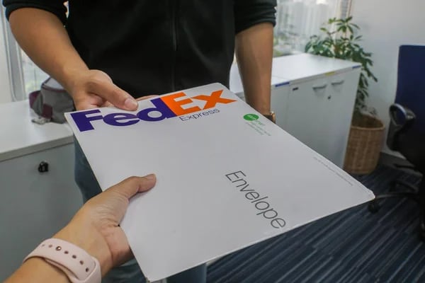 Envoyer un colis avec FedEx : Guide Pratique 📦 ️