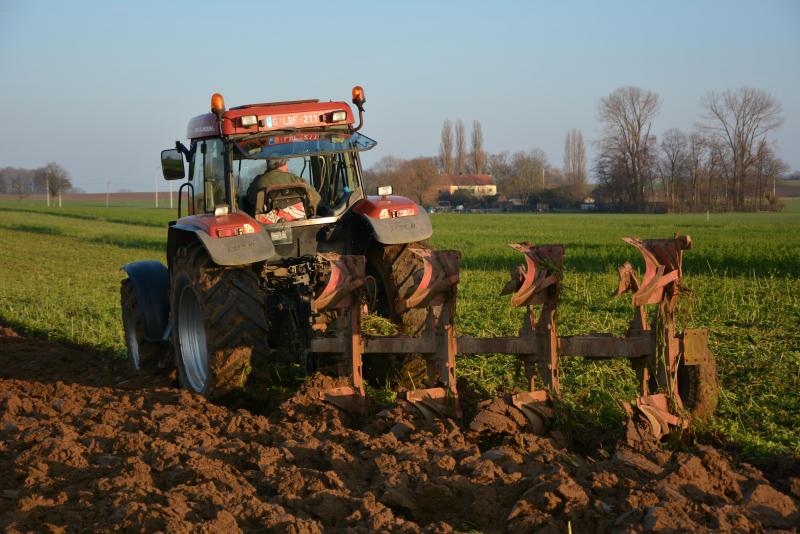 découvrez tout ce qu'il faut savoir sur l'immatriculation des matériels agricoles en france : procédures, réglementations et conseils pratiques pour une gestion optimale de votre équipement.