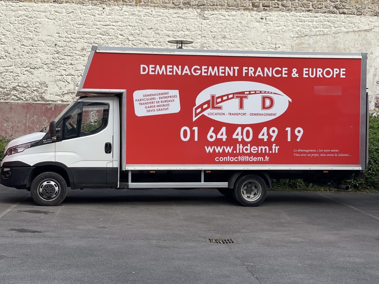 découvrez nos services de location de camions de déménagement adaptés à tous vos besoins. profitez de véhicules spacieux, faciles à conduire et parfaitement entretenus pour rendre votre déménagement simple et efficace.