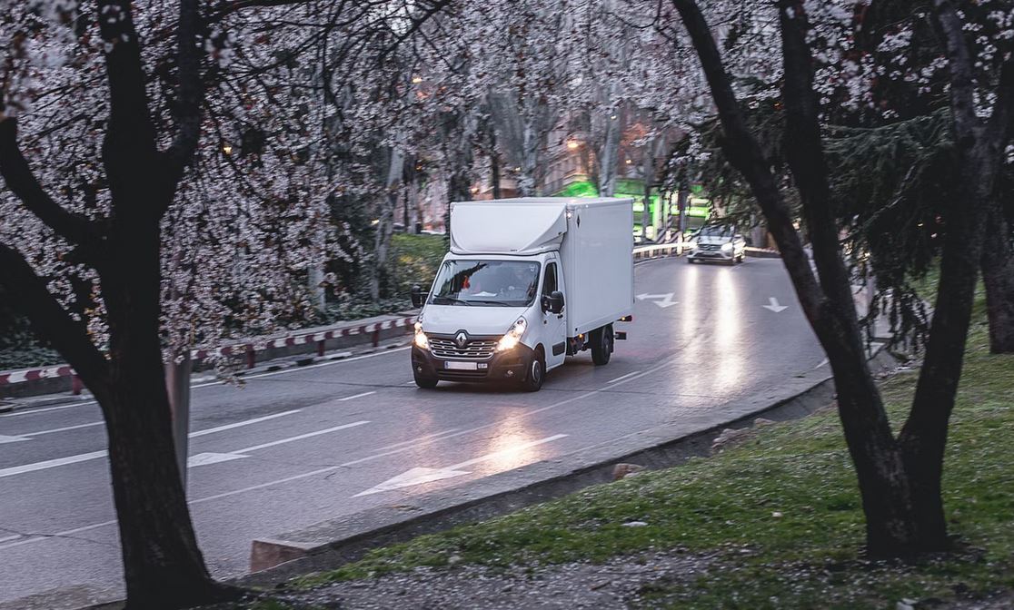 découvrez nos services de location de camionnettes adaptés à vos besoins de déménagement. profitez d'un large choix de véhicules, d'une tarif compétitif et d'une réservation facile pour un déménagement réussi.