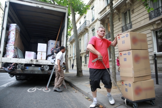 découvrez nos services de logistique déménagement pour un déménagement sans stress. bénéficiez d'un accompagnement professionnel, d'une planification minutieuse et d'une exécution soignée pour déménager en toute sérénité.