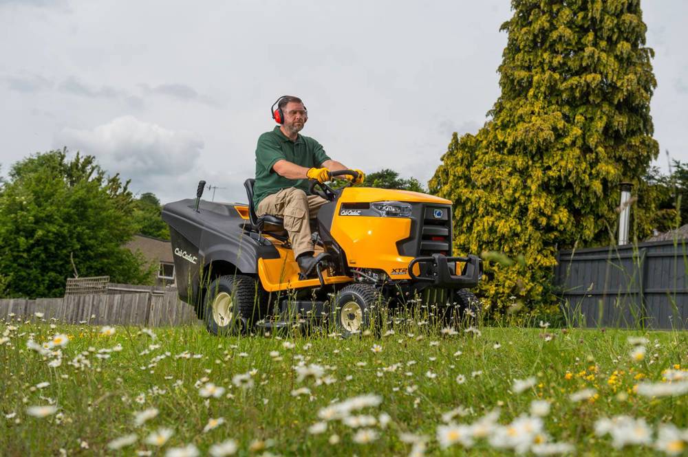 découvrez notre sélection des meilleures marques de tracteurs tondeuses, alliant performance et fiabilité pour un entretien optimal de votre jardin. comparez les modèles, lisez les avis et choisissez l'équipement parfait pour vos besoins de tonte.