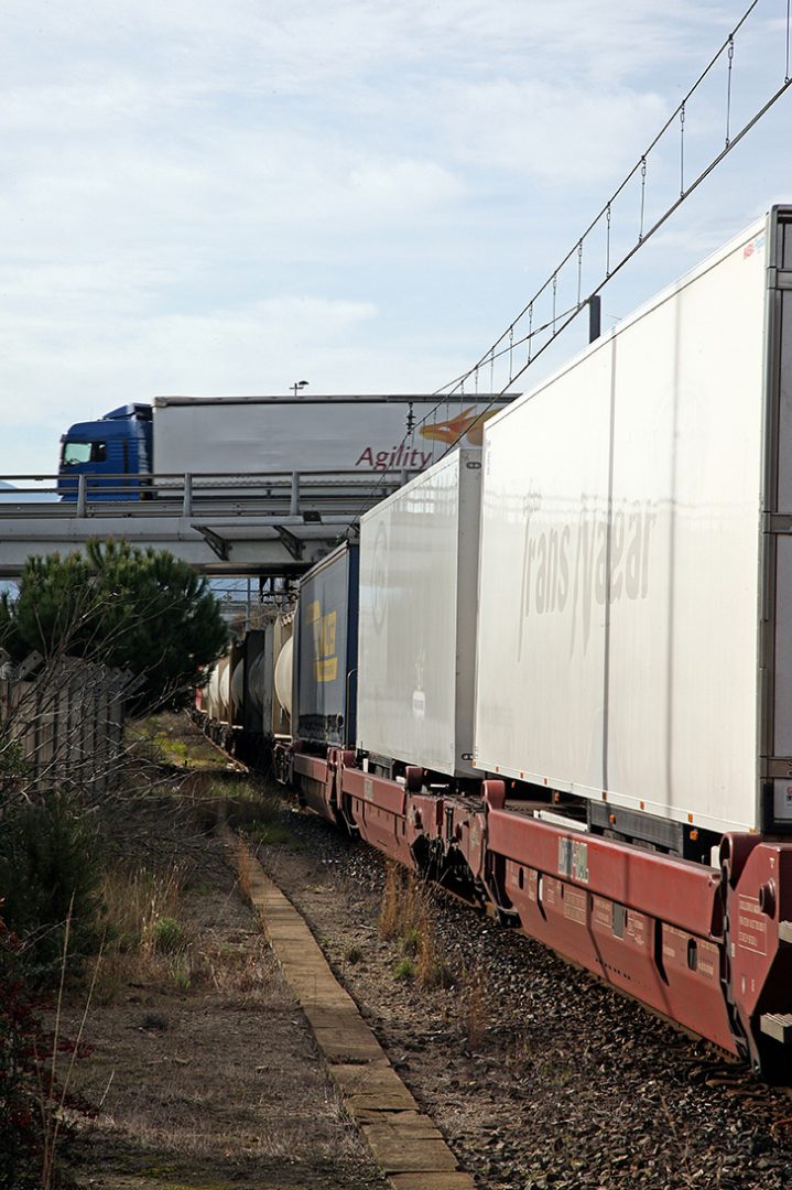 découvrez des stratégies efficaces pour optimiser vos coûts de transport. apprenez à réduire vos dépenses logistiques tout en améliorant la qualité de service. maximisez vos profits grâce à des méthodes adaptées à votre entreprise.