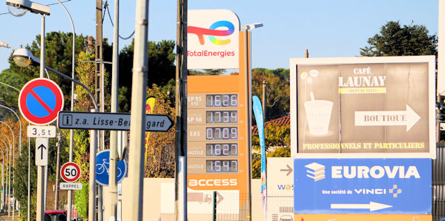 découvrez les prix du carburant par kilomètre parcouru, des astuces pour optimiser vos coûts de transport et les tendances actuelles des tarifs. informez-vous pour mieux gérer votre budget automobile.