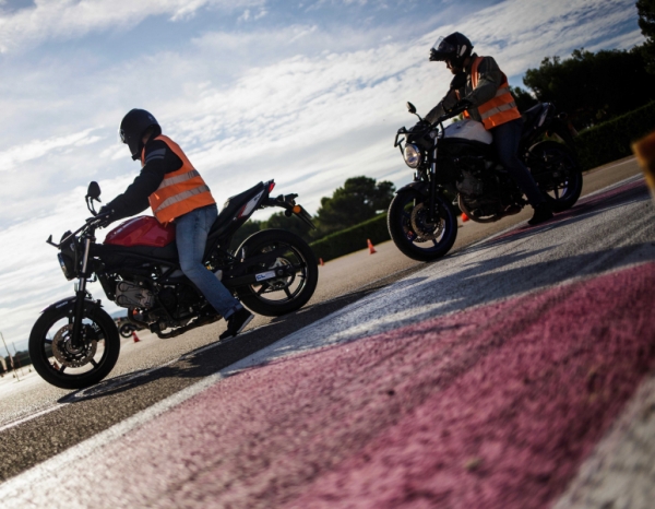 découvrez notre guide complet sur les prix du transport de motos. comparez les options, les tarifs et les conseils pour choisir le meilleur service de transport afin d'assurer la sécurité et l'intégrité de votre moto.