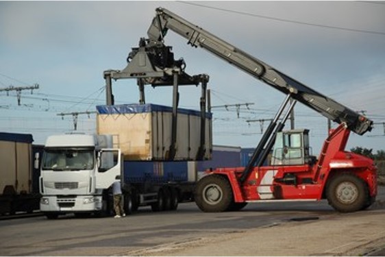 découvrez des stratégies efficaces pour réussir dans le secteur du transport. explorez des conseils pratiques, des études de cas et des analyses de marché pour améliorer vos opérations logistiques et optimiser votre chaîne d'approvisionnement.