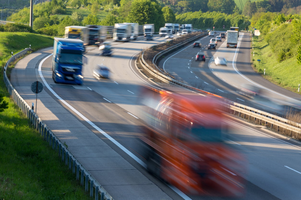 découvrez nos solutions de transport sur mesure pour tous vos besoins. que ce soit pour des déplacements locaux ou internationaux, profitez d'un service rapide, sécurisé et fiable. prenez le chemin de la sérénité avec nos offres adaptées à chaque situation.