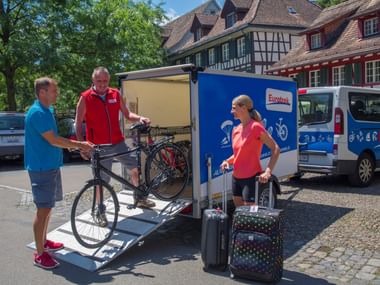 découvrez nos conseils pratiques pour le transport de vos bagages en toute sérénité. apprenez à optimiser votre valise, choisir les bons moyens de transport et éviter les désagréments liés aux bagages lors de vos déplacements.