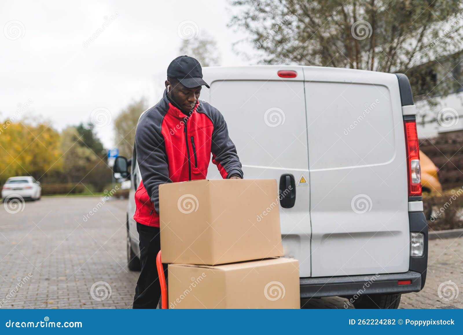 découvrez nos services de transport de colis rapides et fiables. que ce soit pour des envois nationaux ou internationaux, nous assurons la livraison de vos colis en toute sécurité et dans les délais. faites confiance à notre expertise pour vos besoins logistiques.