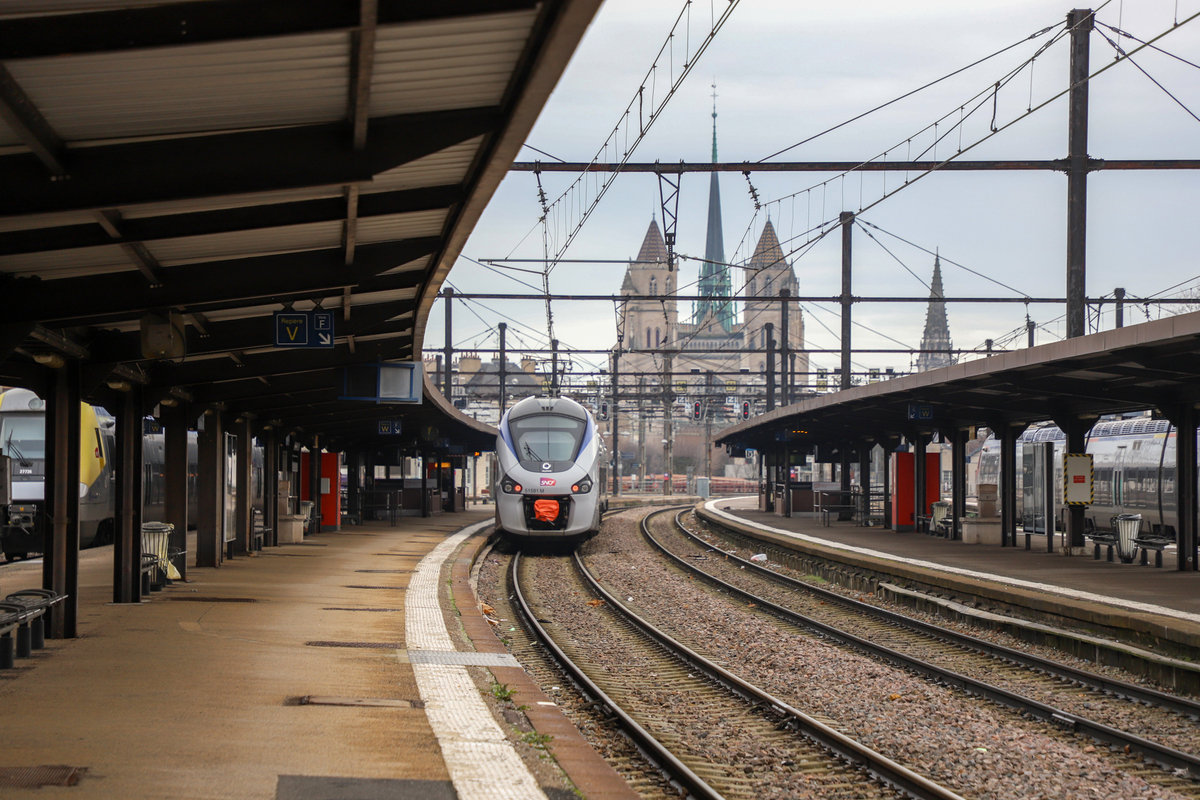 découvrez nos solutions de transport entre lyon et metz, alliant confort et rapidité. que ce soit pour vos voyages d'affaires ou vos escapades week-end, profitez d'un service fiable et pratique, avec des options variées pour répondre à tous vos besoins.