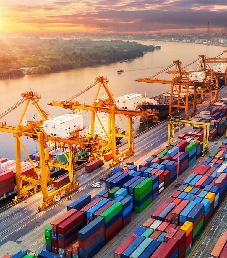 découvrez les solutions de transport maritime de conteneurs adaptées à vos besoins logistiques. bénéficiez d'un service fiable et rapide pour l'expédition de vos marchandises à l'international, tout en optimisant vos coûts.