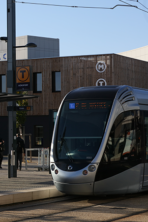 découvrez les meilleures options de transport entre metz et toulouse : trains, bus, et covoiturage. profitez d'un voyage confortable et rapide tout en admirant les paysages français.