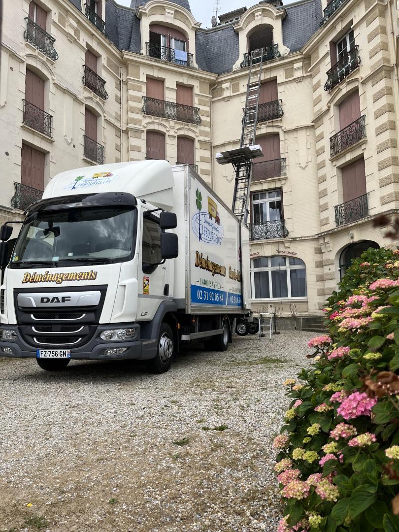 facilitez votre déménagement avec notre service de transport de meubles fiable et rapide. nous prenons en charge tous vos biens avec soin, assurant une transition sans stress vers votre nouveau logement. découvrez nos solutions adaptées à vos besoins!