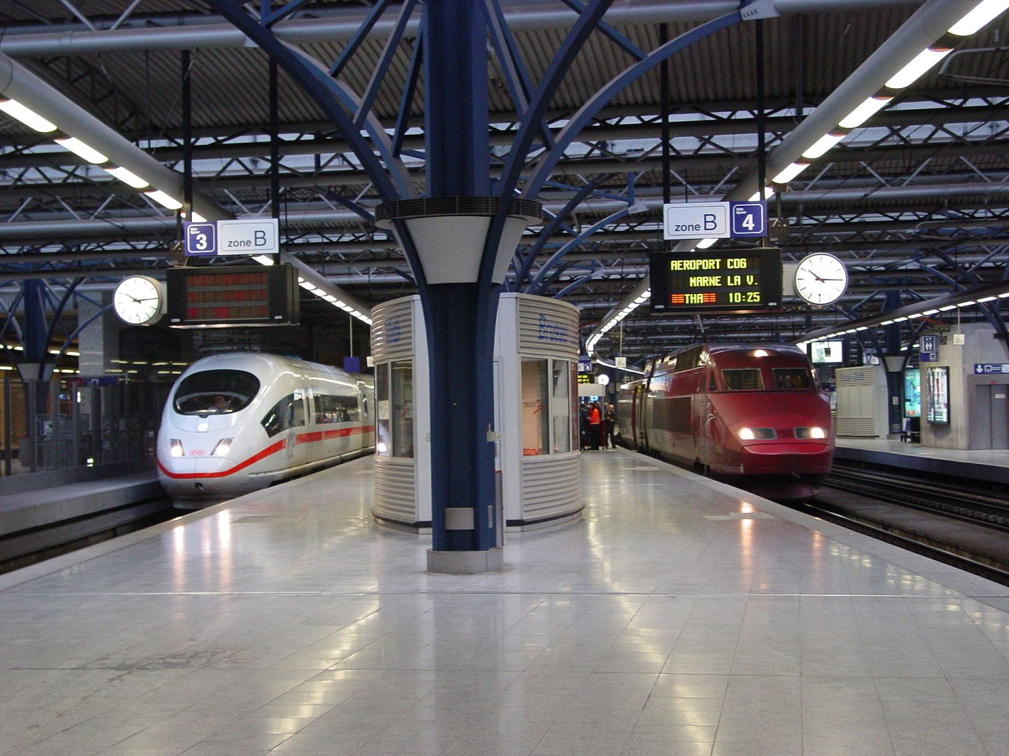 découvrez les meilleures options de transport entre paris et bruxelles, incluant trains, bus et covoiturage. voyagez confortablement et rapidement entre ces deux capitales européennes.