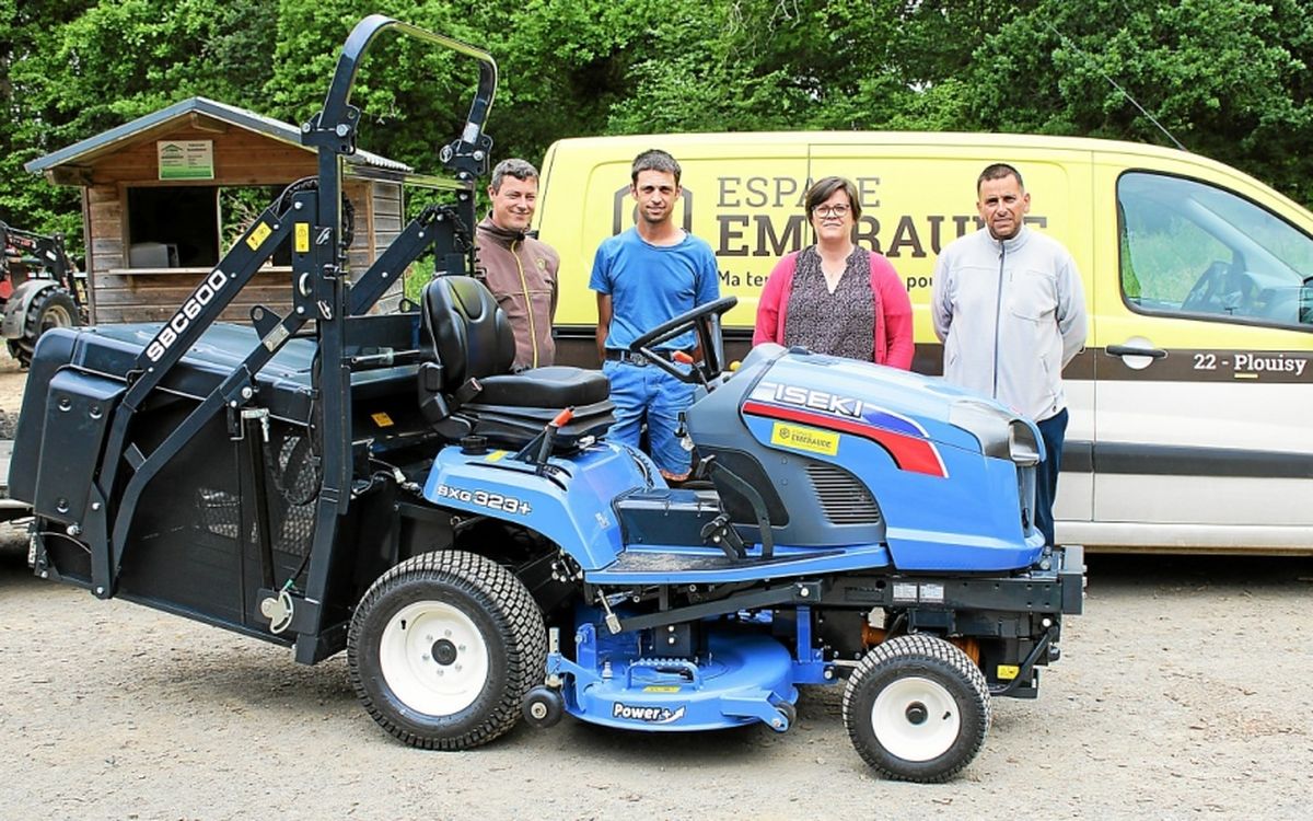 découvrez nos solutions de transport adaptées à votre tracteur tondeuse. profitez d'un service fiable et sécurisé pour déplacer votre équipement de jardinage en toute simplicité.