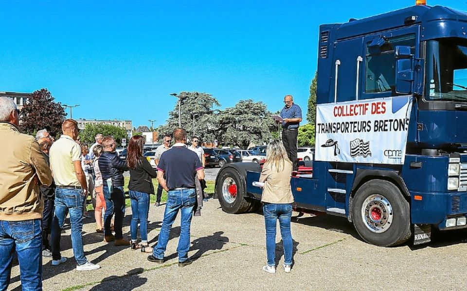 découvrez les meilleurs transporteurs routiers pour vos besoins logistiques. nous vous proposons des solutions fiables et efficaces pour le transport de marchandises sur les routes en france et en europe. que ce soit pour des envois ponctuels ou des besoins réguliers, faites confiance à notre expertise pour un service de qualité.