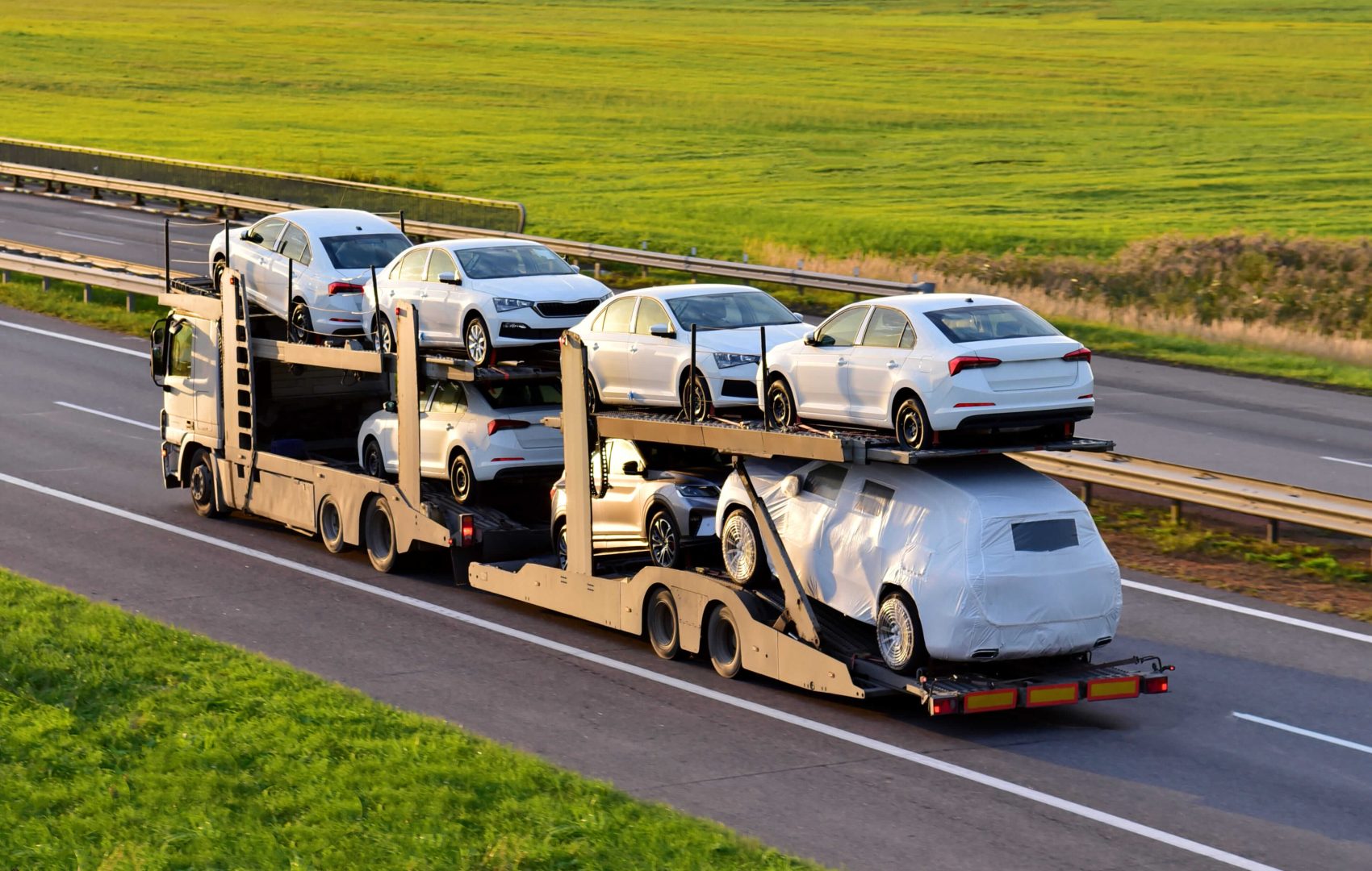 découvrez les facteurs influençant le coût du déménagement de votre voiture de collection. obtenez des conseils pour planifier efficacement et garantir la sécurité de votre précieux véhicule lors du transport.